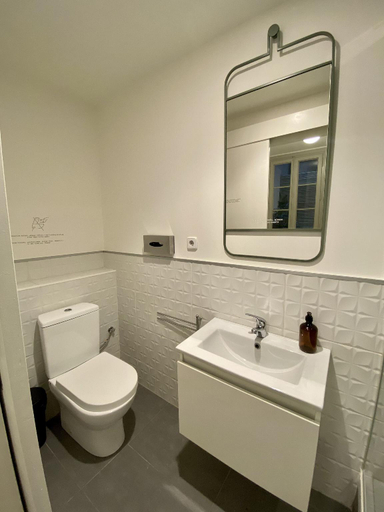 Bathroom 4, Piulet Hostel, Barcelona