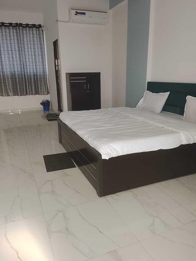 Room 2, Hotel Krishna Rooms, Surat