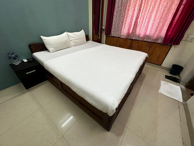 Room 3, Amicable Corporate Apartment, Mumbai Suburban