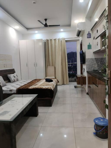Others 5, Minimalistic High Rise Stay-Couple Friendly, Gautam Buddha Nagar