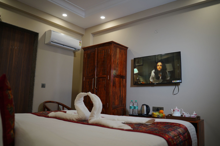 Room 4, Hotel aashirwad bliss inn & Pool, Jaipur