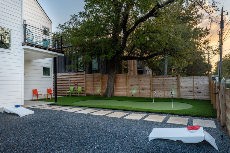 Interior 4, Stylish Eastside Getaway w Backyard, Firepit & BBQ, Travis