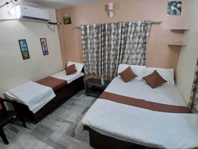 Room 5, Kaashvi Home Stay, Varanasi