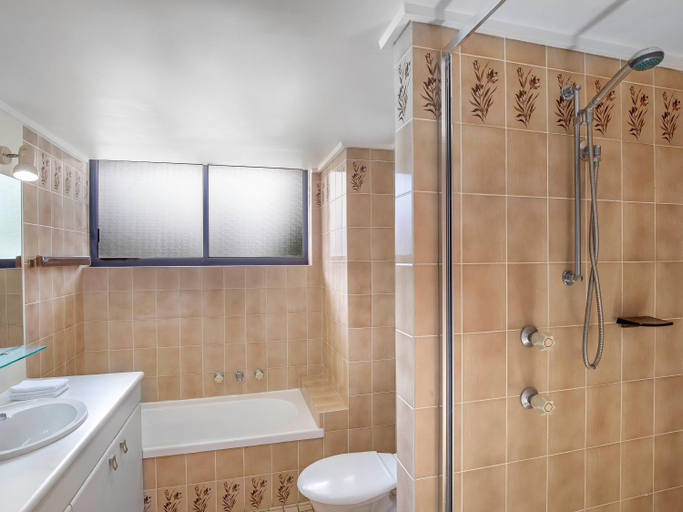 Bathroom 4, BreakFree Imperial Surf Surfers Paradise, Gold Coast