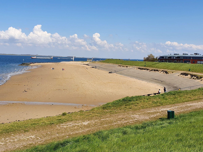 Others 5, Chalet in Zeeland near Oosterschelde, Kapelle