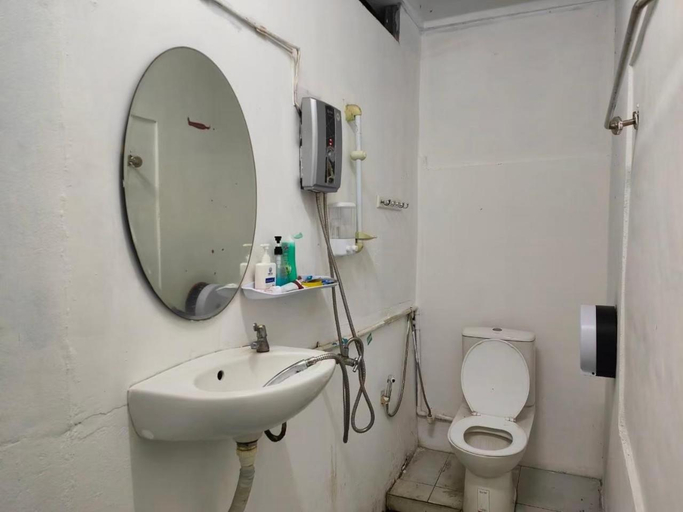 Bathroom 5, U Hostel Koh Phangan, Ko Phangan