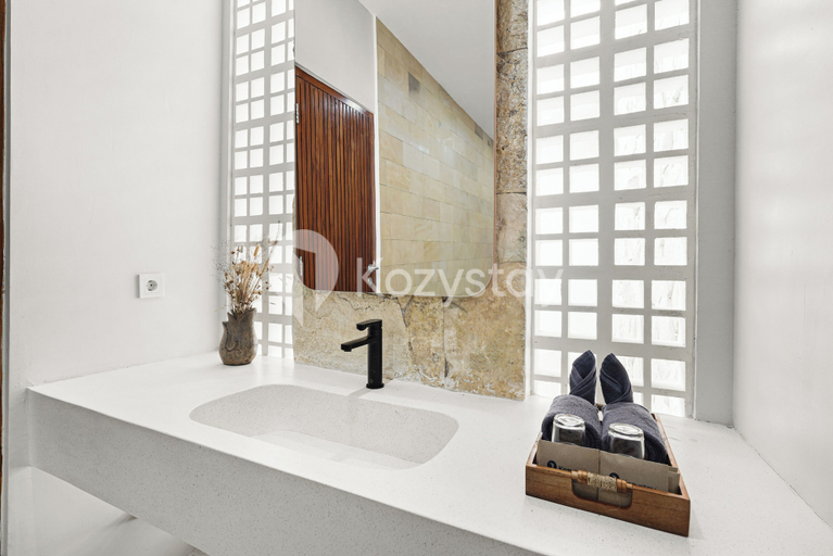 Bathroom 2, Sadin Villa by Kozystay - Sanur, Badung