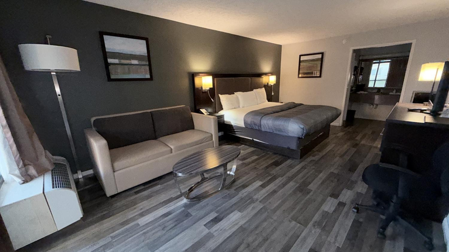 Bedroom 2, Wilkes-Barre Inn & Suites, Luzerne
