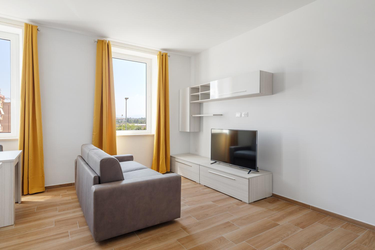 Others 5, Residence Torvaianica, Rome