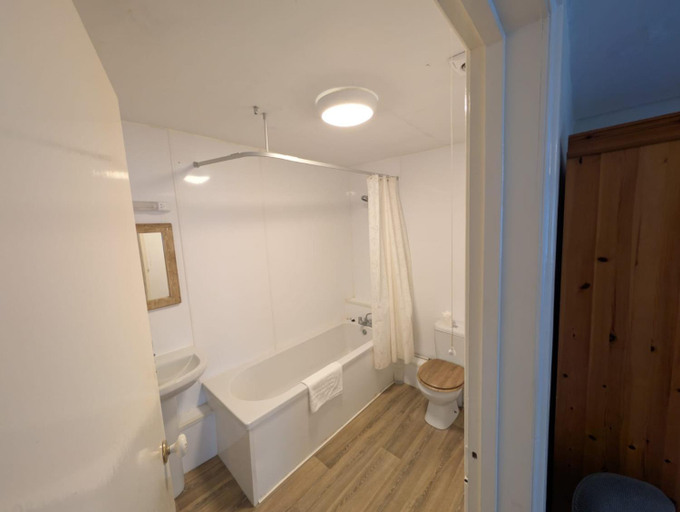 Bathroom 3, The Bull Hotel, Wiltshire