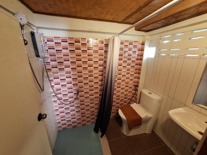 Bathroom 3, Stay with me in Pai, Pai