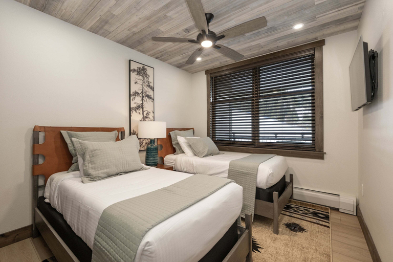 Room 4, Select Unit 2509 - Zephyr Mountain Lodge 2 Bedroom Condo, Grand