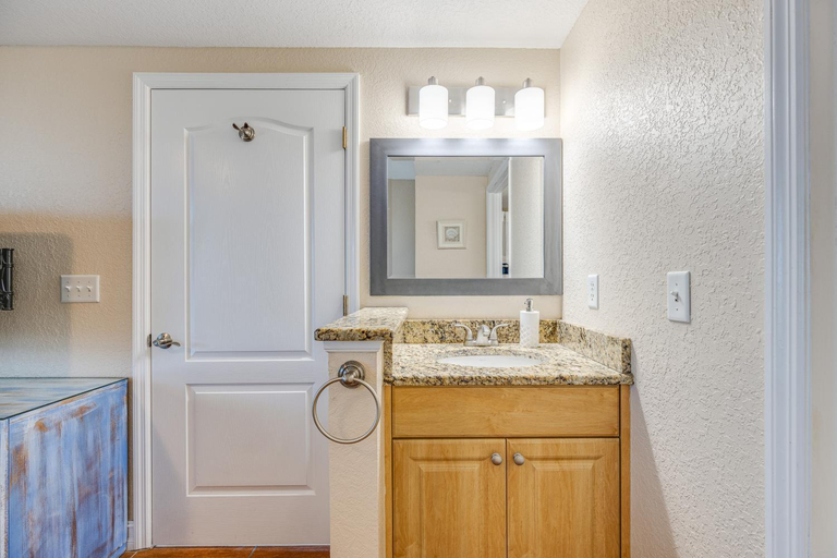 Bathroom 4, August Beach Getaway Specials Book & Save!, Pinellas