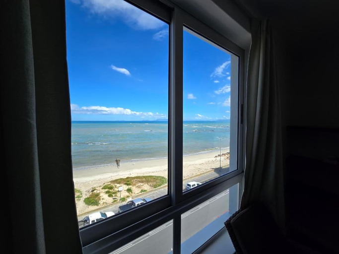 Others 3, False Bay Inn, City of Cape Town