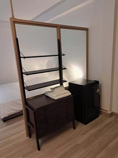 Room amenity 3, Brown H, Pom Pram Sattru