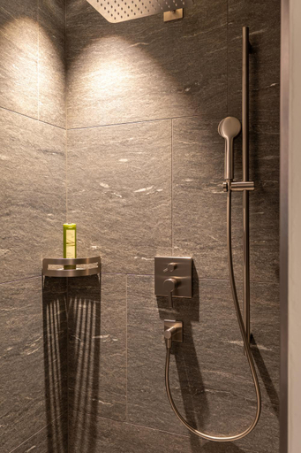 Others 3, Hotel Welschen, Visp