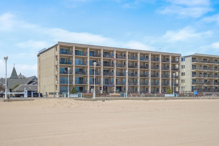 Exterior 2, Polynesian 502 1 Bedroom Condo by RedAwning, Worcester