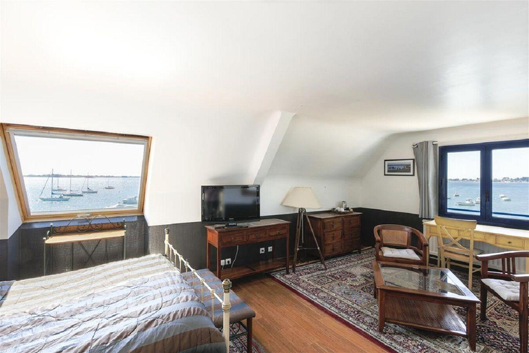 Bedroom 2, Hotel Restaurant Les Venetes, Morbihan