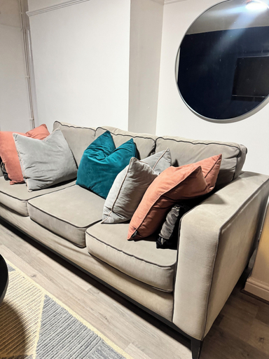 Living area 4, Corporate 3bedroom home with parking, London