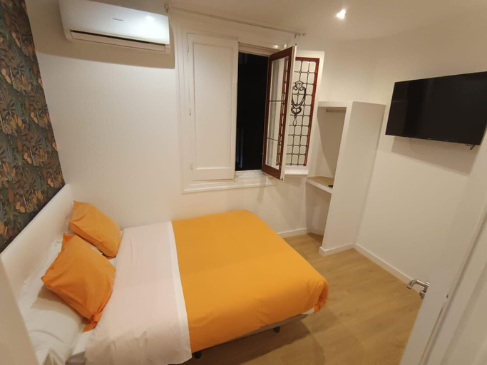 Bedroom 3, Hostal Noviciado, Madrid