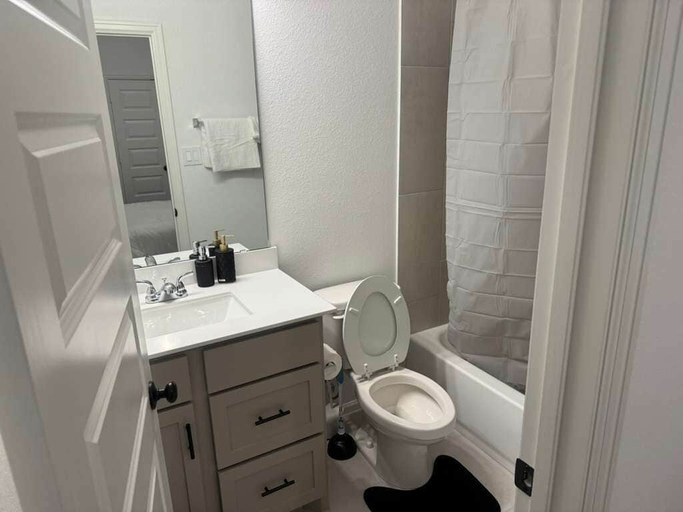 Bathroom 5, Comfy gem, Fort Bend