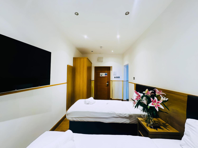 Bedroom 2, Osborne Aparthotel, East Sussex