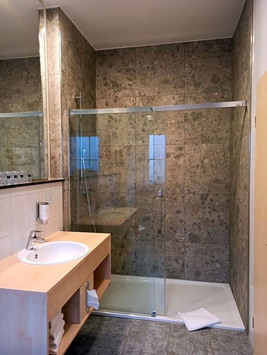 Bathroom 4, Hotel Nummerhof, Erding