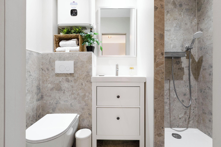 Bathroom 4, Appart Hotel Coraline, Rhône