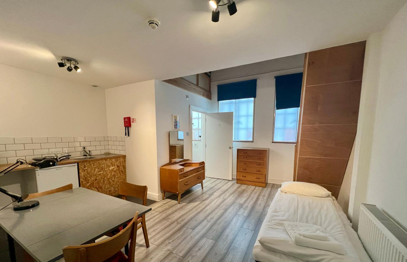 Bedroom 3, Green Rooms, London