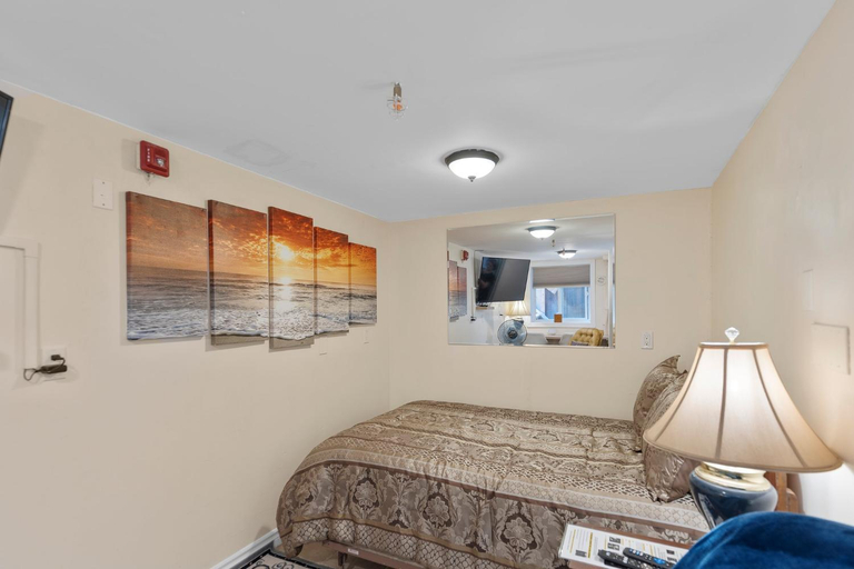 Bedroom 2, Noble Suites, Leeds and Grenville