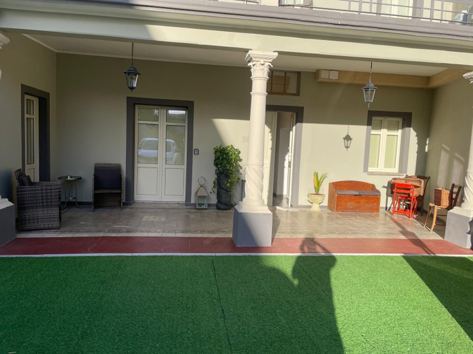 Front of property 3, Luxar Suites & Apartments, Cagliari