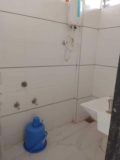 Bathroom 3, Hotel Krishna Rooms, Surat