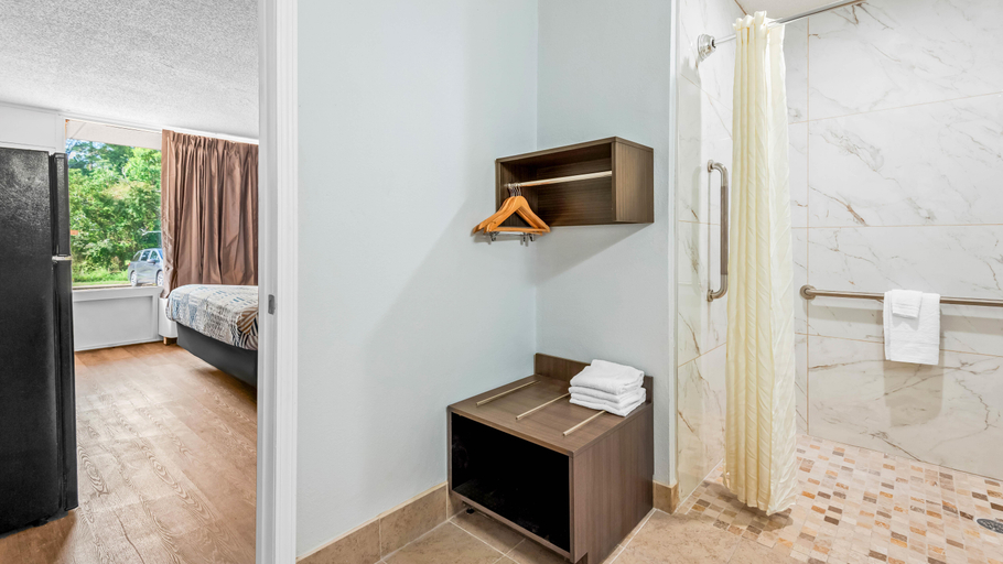 Bedroom 3, Studio 6 Hammond, La – I12 – I55, Tangipahoa