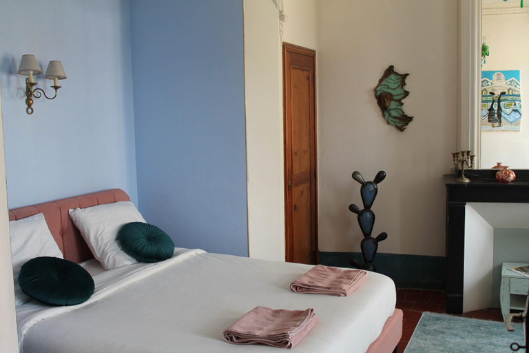 Bedroom 4, Les 2 Droles d'Oiseaux, Aude