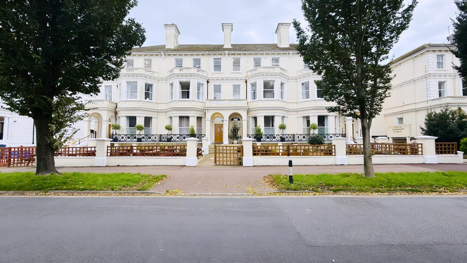 Exterior & Views 1, Osborne Aparthotel, East Sussex