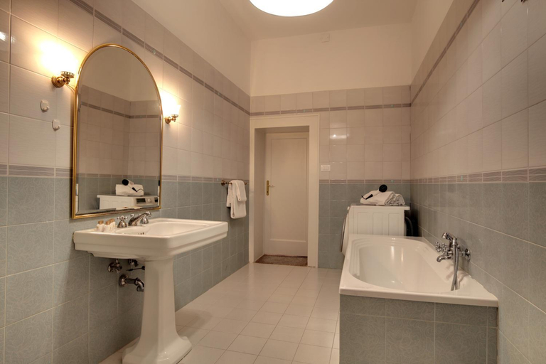 Bathroom 2, Accademia Opera Deluxe by Wonderful Italy, Venezia