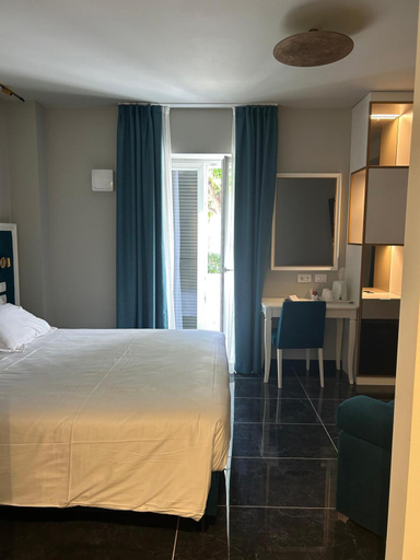Bedroom 2, Hotel Villa Elena, Savona
