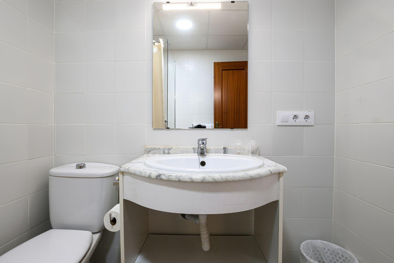 Bathroom 4, Hotel H28 Camas, Sevilla