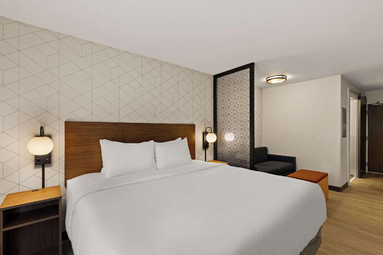 Bedroom 3, Everhome Suites Waco by Choice Hotels, McLennan