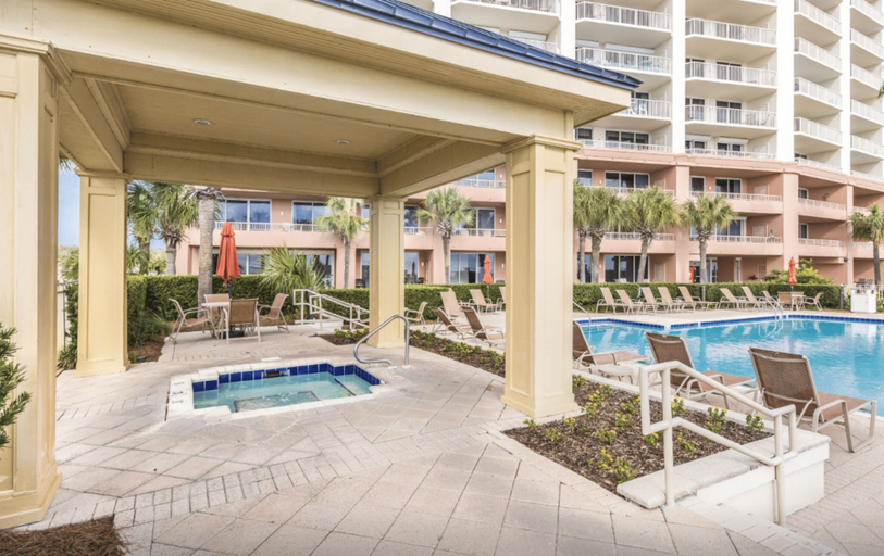 Outdoor spa tub, Beach Club 1109 D, Baldwin