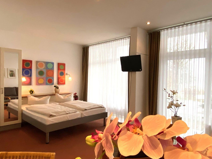 Bedroom 2, Elegant eingerichtete Ferienwohnung, Mecklenburgische Seenplatte