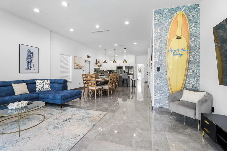 Interior 4, Upstay: Island Retreat w Private Pool & Bay View, Cameron