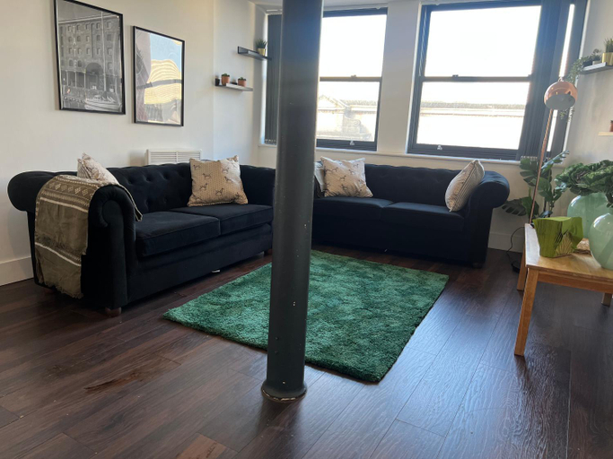 Others 3, Mathew Street 1 bed apt sleeps 6, Sefton