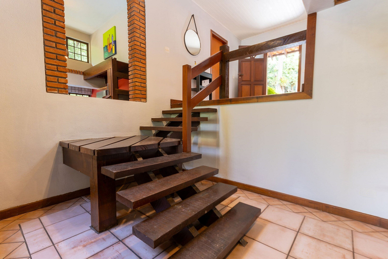 Interior 2, Casa ampla com piscina e churrasqueira, Carapicuíba