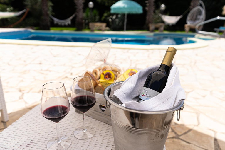 Food & Drinks, Villa Vinne Cirase, Lecce