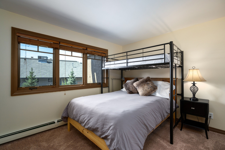 Room 5, Phoenix 223 2 Bedroom Townhouse, Routt