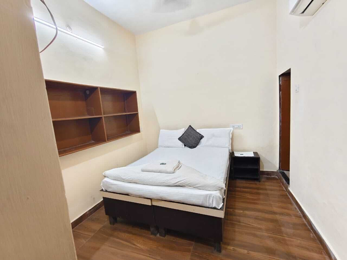 Room 1, Hotel Shree, Varanasi