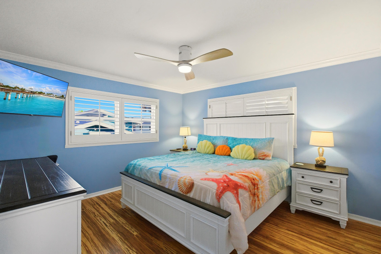 Room 2, Starfish Villa, Lee