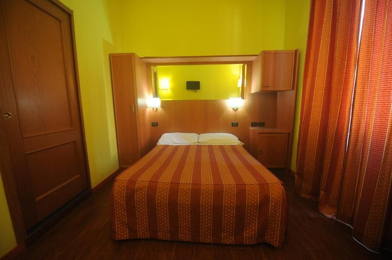 Room 3, Friends Holiday, Rome