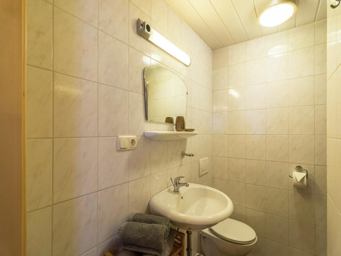 Bathroom 3, Apartment in Kaltenbach near Ski Lift, Schwaz